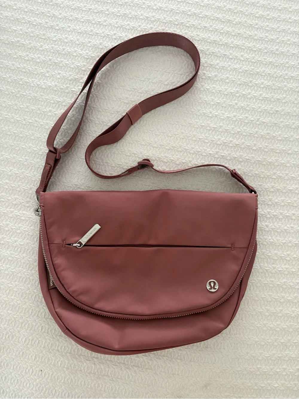 lululemon athletica rosewood crossbody bag